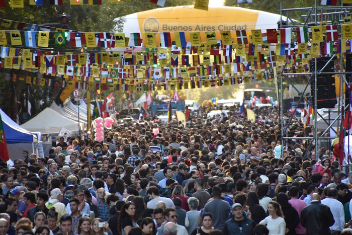 Kultur der Mehrsprachigkeit in Argentinien, sprachliche Diversität in Buenos Aires und walisische Spracheinflüsse in der Provinz Chubut